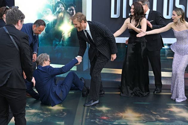 Disclosure Day UK Premiere LONDON, ENGLAND - JUNE 04: David Koepp, Wyatt Russell, Eve Hewson, Colin Firth and Emily Blunt attending Disclosure Day UK Premiere, Cineworld, Leicester Square on June 04, 2026 in London, England. CAP MAR MAR Great Britain Copyright: xMartinxHarris CapitalxPicturesx