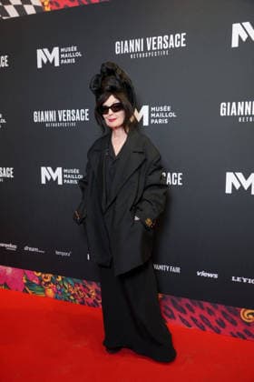 Diane Pernet Personalities at the first major French retrospective devoted to Gianni Versace at the Musée Maillol in Paris on June 4, 2026 Gianni Versace Retrospective brings together nearly 450 exceptional pieces - original creations and silhouettes, accessories, sketches, decorative objects, photographs, In a resolutely pop scenography designed by Nathalie Crinière, the exhibition retraces an entire career dedicated to creation, and reveals the multiple inspirations that shaped Versaces universe  Copyright: xAnne-SophiexGuebeyx xBestimagexAnne-SophiexGuebeyx xBestimagex