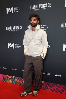 Keyvan Nejad Personalities at the first major French retrospective devoted to Gianni Versace at the Musée Maillol in Paris on June 4, 2026 Gianni Versace Retrospective brings together nearly 450 exceptional pieces original creations and silhouettes, accessories, sketches, decorative objects, photographs, In a resolutely pop scenography designed by Nathalie Crinière, the exhibition retraces an entire career dedicated to creation, and reveals the multiple inspirations that shaped Versaces universe  Copyright: xAnne-SophiexGuebeyx xBestimagexAnne-SophiexGuebeyx xBestimagex