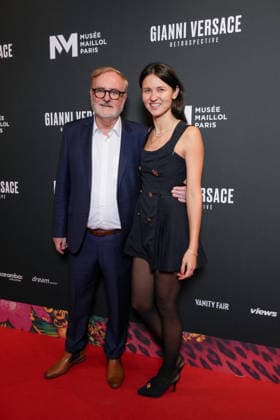 Karl von der Ahé exhibition curator , Saskia Lubnow exhibition curator Personalities at the first major French retrospective devoted to Gianni Versace at the Musée Maillol in Paris June 4, 2026 Gianni Versace Retrospective brings together nearly 450 exceptional pieces original creations and silhouettes, accessories, sketches, decorative objects, photographs, In a resolutely pop scenography designed by Nathalie Crinière, the exhibition retraces an entire career dedicated to creation, and reveals the multiple inspirations that shaped Versaces universe  Copyright: xAnne-SophiexGuebeyx xBestimagexAnne-SophiexGuebeyx xBestimagex