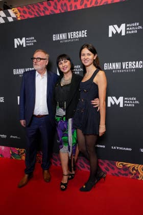 Karl von der Ahé exhibition curator , Saskia Lubnow exhibition curator , guest Personnalités à la première grande rétrospective française consacrée à Gianni Versace au Musée Maillol à Paris le 4 juin 2026 Gianni Versace Retrospective brings together nearly 450 exceptional pieces original creations and silhouettes, accessories, sketches, decorative objects, photographs, In a resolutely pop scenography designed by Nathalie Crinière, the exhibition retraces an entire career dedicated to creation, and reveals the multiple inspirations that shaped Versaces universe  Copyright: xAnne-SophiexGuebeyx xBestimagexAnne-SophiexGuebeyx xBestimagex