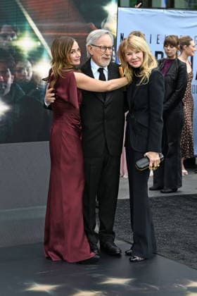 Disclosure Day UK Premiere LONDON, ENGLAND - JUNE 04: Kristie Macosko Krieger, Steven Spielberg and Kate Capshaw attending Disclosure Day UK Premiere, Cineworld, Leicester Square on June 04, 2026 in London, England. CAP MAR MAR Great Britain Copyright: xMartinxHarris CapitalxPicturesx