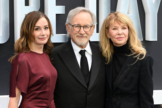 Disclosure Day UK Premiere LONDON, ENGLAND - JUNE 04: Kristie Macosko Krieger, Steven Spielberg and Kate Capshaw attending Disclosure Day UK Premiere, Cineworld, Leicester Square on June 04, 2026 in London, England. CAP MAR MAR Great Britain Copyright: xMartinxHarris CapitalxPicturesx