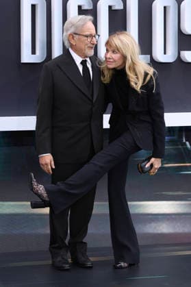 Steven Spielberg mit Ehefrau Kate Capshaw bei der Premiere des Kinofilms Disclosure Day im Cineworld Leicester Square. London, 04.06.2026 *** Steven Spielberg with wife Kate Capshaw at the premiere of the movie Disclosure Day at Cineworld Leicester Square London, 04 06 2026 Foto:xD.xJonesx xFuturexImagex disclosure_london_6752
