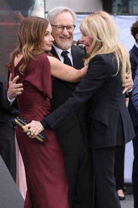 Kristie Macosko Krieger, Steven Spielberg und Kate Capshaw bei der Premiere des Kinofilms Disclosure Day im Cineworld Leicester Square. London, 04.06.2026 *** Kristie Macosko Krieger, Steven Spielberg and Kate Capshaw at the premiere of the movie Disclosure Day at Cineworld Leicester Square London, 04 06 2026 Foto:xD.xJonesx xFuturexImagex disclosure_london_6750