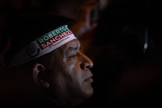Peru Presidential Elections 2026 LIMA, PERU - JUNE 04: Roberto Sanchez, presidential candidate for Peru from the political party Together for Peru, holds his final campaign closing rally with his supporters at Campo de Marte in Lima, Peru on June 04, 2026. Jorge Cerdan Anadolu Lima Peru. Editorial use only. Please get in touch for any other usage.  Copyright: x2026xAnadoluxJorgexCerdanx