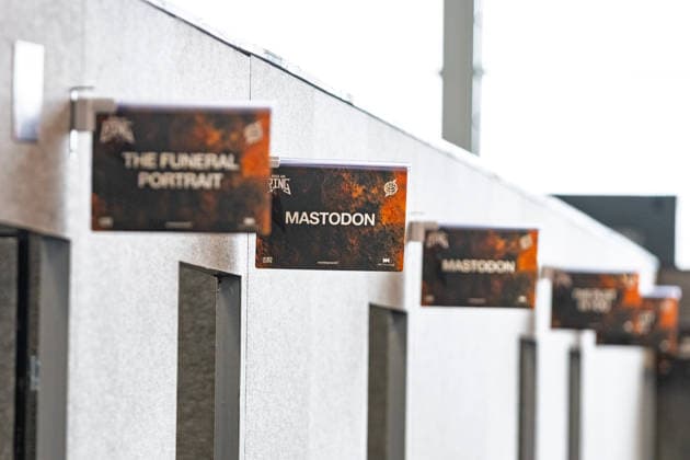 Rock am Ring 2026 - 04.06.26 Backstage Presserundgang. Türschilder zu den Artist Rooms MASTODON, THE FUNERAL PORTRAIT - Zweiter Anreisetag am Donnerstag, 04.06.2026, zu Rock am Ring 2026 am Nürburgring in der Eifel. Das dreitägige Musikfestival findet vom 5. bis 7. Juni 2026 statt und gehört zu den größten Open-Air-Festivals Deutschlands. Nürburg Nürburgring Rheinland-Pfalz Deutschland *** Rock am Ring 2026 04 06 26 Backstage press tour Door signs to the Artist Rooms MASTODON, THE FUNERAL PORTRAIT Second arrival day on Thursday, 04 06 2026, for Rock am Ring 2026 at the Nürburgring in the Eifel The three-day music festival will take place from June 5 to 7, 2026 and is one of the largest open-air festivals in Germany Nürburg Nürburgr Copyright: xMarcxJohnx