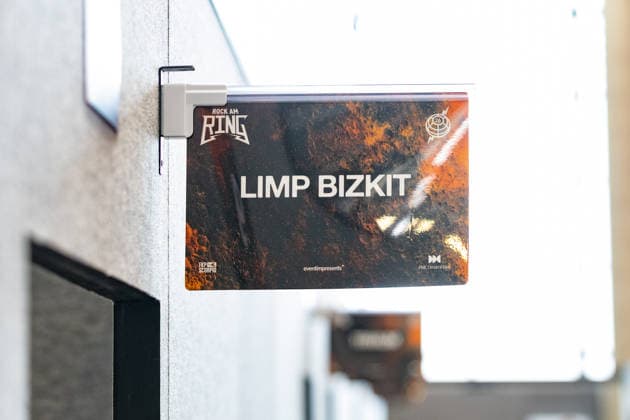 Rock am Ring 2026 - 04.06.26 Backstage Presserundgang. Türschilder zu den Artist Rooms LIMP BIZKIT - Zweiter Anreisetag am Donnerstag, 04.06.2026, zu Rock am Ring 2026 am Nürburgring in der Eifel. Das dreitägige Musikfestival findet vom 5. bis 7. Juni 2026 statt und gehört zu den größten Open-Air-Festivals Deutschlands. Nürburg Nürburgring Rheinland-Pfalz Deutschland *** Rock am Ring 2026 04 06 26 Backstage press tour Door signs to the artist rooms LIMP BIZKIT Second arrival day on Thursday, 04 06 2026, for Rock am Ring 2026 at the Nürburgring in the Eifel The three-day music festival will take place from June 5 to 7, 2026 and is one of the largest open-air festivals in Germany Nürburg Nürburgring Rhineland-Palatinate Germany Copyright: xMarcxJohnx