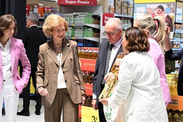 Queen Sofia visits one of the donation points on the occasion of the beginning of the Spring Collection of the Spanish Federation of Food Banks Queen Sofia visits one of the donation points on the occasion of the beginning of the Spring Collection of the Spanish Federation of Food Banks, on June 5, 2026, in Madrid Spain REINA SOFIA SOLIDARITY FOOD BANK JUNE 5, 2026 José Madrid Madrid Madrid Spain  Copyright: xJosÃ xOlivax 7573098