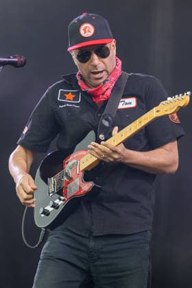 Musikfestival Rock im Park 2026 - Tom Morello, Nürnberg, 05.06.2026 Tom Morello spielt E-Gitarre auf der Bühne. Der amerikanische Gitarrist ist bekannt als Mitglied von Rage Against the Machine und Audioslave. Nürnberg Bayern Deutschland *** Music festival Rock im Park 2026 Tom Morello, Nuremberg, 05 06 2026 Tom Morello plays electric guitar on stage The American guitarist is known as a member of Rage Against the Machine and Audioslave Nuremberg Bavaria Germany 20260605-1V9A9057-M4000