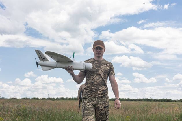Ukrainian drone unit in Donetsk Oblast DONETSK OBLAST, UKRAINE - JUNE 5: A Ukrainian soldier with a reconnaissance drone in the Donetsk Oblast, Ukraine, 5 June 2026 Diego Herrera Carcedo Anadolu Donetsk Ukraine. Editorial use only. Please get in touch for any other usage.  Copyright: x2026xAnadoluxDiegoxHerreraxCarcedox