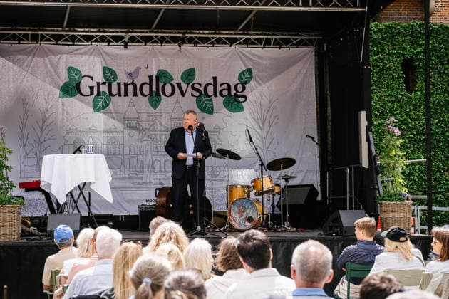 Denmark. Lars Loekke Rasmussen gives Constitution Day speech Foreign Minister Lars Loekke Rasmussen gives a Constitution Day speech in the Royal Library s garden on Friday, June 5, 2026. The Moderates are hosting a mini-festival on Constitution Day in the Royal Library s garden on a day that is also the party s birthday. (Photo: Emil Nicolai Helms Scanpix 2026) , Copenhagen Denmark *** Denmark Lars Loekke Rasmussen gives Constitution Day speech Foreign Minister Lars Loekke Rasmussen gives a Constitution Day speech in the Royal Library s garden on Friday, June 5, 2026 The Moderates are hosting a mini festival on Constitution Day in the Royal Library s garden on a day that is also the party s birthday Photo Emil Nicolai Helms Scanpix 2026 ,  Copyright: EmilxNicolaixHelmsx spdk20260605-151041-L