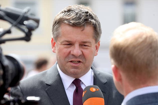 24. Sachsen-Anhalt Tag in Bernburg Bernburg, 5.6.2026 Ministerpräsident Sven Schulze beim 24. Sachsen-Anhalt Tag in Bernburg Sachsen-Anhalt *** 24 Saxony-Anhalt Day in Bernburg Bernburg, 5 6 2026 Minister President Sven Schulze at the 24 Saxony-Anhalt Day in Bernburg Saxony-Anhalt Copyright: xMatthiasxGränzdörferx