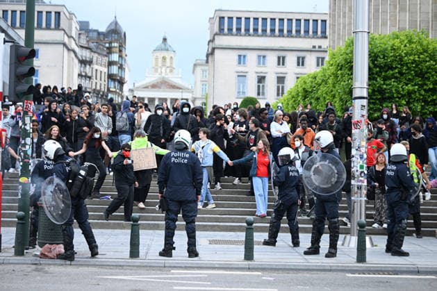 Demonstration in Brussels against planned budget cuts in education BRUSSELS, BELGIUM - JUNE 5: Belgian police takes security measures during a demonstration held against planned budget cuts in French-language education by students in Brussels, Belgium on June 5, 2026. Dursun Aydemir Anadolu Brussels Belgium. Editorial use only. Please get in touch for any other usage.  Copyright: x2026xAnadoluxDursunxAydemirx