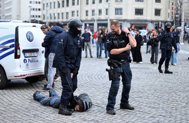 Demonstration in Brussels against planned budget cuts in education BRUSSELS, BELGIUM - JUNE 5: Belgian police detain some of the protesters during a demonstration held against planned budget cuts in French-language education by students in Brussels, Belgium on June 5, 2026. Dursun Aydemir Anadolu Brussels Belgium. Editorial use only. Please get in touch for any other usage.  Copyright: x2026xAnadoluxDursunxAydemirx