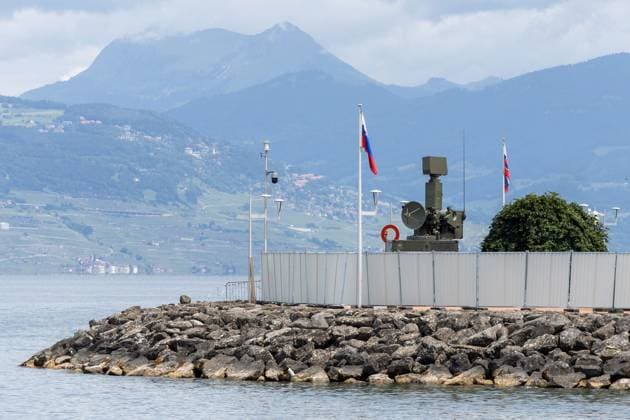 G7 AMBIANCE EVIAN PREPARATION PHOTOPQR LE DAUPHINE Tom PHAM VAN SUU Évian les Bains 05 06 2026 A Evian les Bains Haute Savoie , le 5 juin 2026 La cité lacustre dEvian se prépare doucement à accueillir le sommet international du G7, from June 15th to 17th The presence of law enforcement agencies is increasing, while military infrastructures are being erected The temporary military zone ZMT on the shores of Lake Geneva Evian, France, on June 5, 2026 Ten days before the G7 summit, security measures in the town of Evian les Bains are becoming increasingly visible Évian les Bains Haute Savoie Rhône Alpes France  Copyright: xPHOTOPQR LExDAUPHINE MAXPPPxTomxPHAMxVANxSUUx 20260605JDL7307 20260605JDL7307