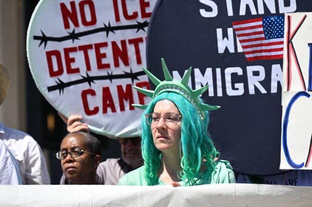 Protest against ICE detention centers in Charlotte CHARLOTTE, USA - JUNE 5: Concerned citizens gather in front of the Federal Court House to protest against ICE detention centers to be built in the state in Charlotte, NC, United States on June 5, 2026. Peter Zay Anadolu Charlotte United States. Editorial use only. Please get in touch for any other usage.  Copyright: x2026xAnadoluxPeterxZayx