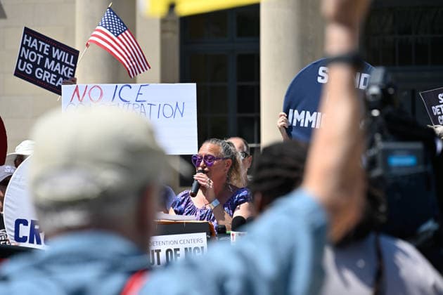Protest against ICE detention centers in Charlotte CHARLOTTE, USA - JUNE 5: Concerned citizens gather in front of the Federal Court House to protest against ICE detention centers to be built in the state in Charlotte, NC, United States on June 5, 2026. Peter Zay Anadolu Charlotte United States. Editorial use only. Please get in touch for any other usage.  Copyright: x2026xAnadoluxPeterxZayx