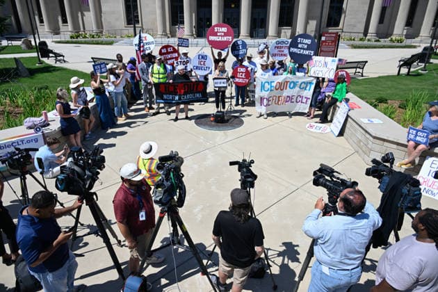 Protest against ICE detention centers in Charlotte CHARLOTTE, USA - JUNE 5: Concerned citizens gather in front of the Federal Court House to protest against ICE detention centers to be built in the state in Charlotte, NC, United States on June 5, 2026. Peter Zay Anadolu Charlotte United States. Editorial use only. Please get in touch for any other usage.  Copyright: x2026xAnadoluxPeterxZayx