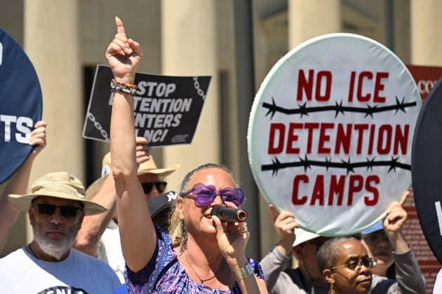 Protest against ICE detention centers in Charlotte CHARLOTTE, USA - JUNE 5: Concerned citizens gather in front of the Federal Court House to protest against ICE detention centers to be built in the state in Charlotte, NC, United States on June 5, 2026. Peter Zay Anadolu Charlotte United States. Editorial use only. Please get in touch for any other usage.  Copyright: x2026xAnadoluxPeterxZayx