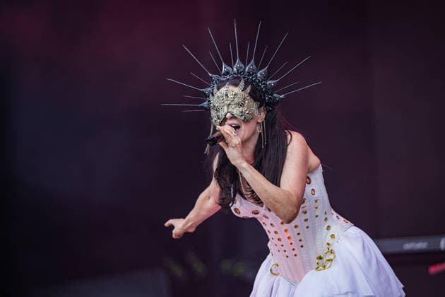 Entertainment Bilder des Tages Rock am Ring 2026, 5.6.2026 Within Temptation mit Sängerin Sharon Janny den Adel auf der Mandora Stage -- Mit dem Traditionsfestival Rock am Ring am Nürburgring in der Eifel startet in Deutschland die Festival-Saison. Rock am Ring findet in diesem Jahr vom 5. bis 7. Juni statt. Rund 80 Bands und Künstler stehen auf einer der drei großen Bühnen. Nürburg Nürburgring Rheinland-Pfalz Deutschland *** Rock am Ring 2026, 5 6 2026 Within Temptation with singer Sharon Janny den Adel on the Mandora Stage The traditional Rock am Ring festival at the Nürburgring in the Eifel region kicks off the festival season in Germany Rock am Ring will take place this year from 5 to 7 June Around 80 bands and artists will perform on one of the three large s Copyright: xSebastianxDerixx