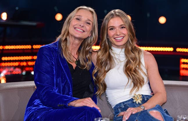 Entertainment Bilder des Tages Lola Weippert und ihre Mutter Cornelia Dippon zu Gast in der NDR Talk Show am 5.06.2026 in Hamburg Lola Weippert and mom Cornelia Dippon during the NDR Talk Show at NDR Studios on June 5, 2026 in Hamburg, Germany NDR Talkshow am 5.06.2026 in Hamburg *** Lola Weippert and her mother Cornelia Dippon as guests on the NDR Talk Show on 5 06 2026 in Hamburg Lola Weippert and mom Cornelia Dippon during the NDR Talk Show at NDR Studios on June 5, 2026 in Hamburg, Germany NDR Talkshow am 5 06 2026 in Hamburg 