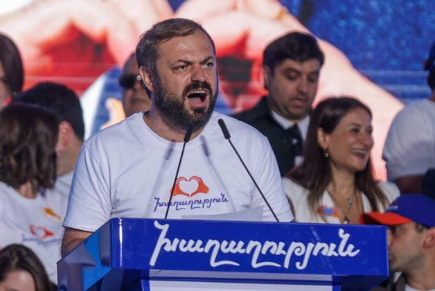 ARMENIA, YEREVAN - JUNE 5, 2026: Armenia s Economy Minister Gevorg Papoyan addresses a rally held by supporters of the Civil Contract Party on Republic Square. Alexander Patrin TASS  93418148
