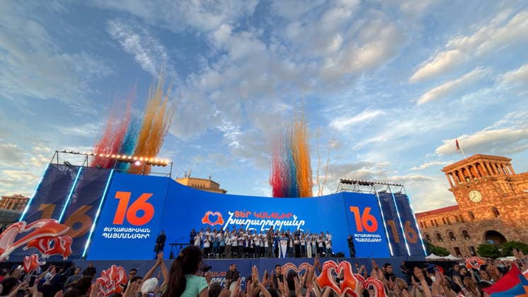 ARMENIA, YEREVAN - JUNE 5, 2026: Supporters of the Civil Contract Party take part in a rally on Republic Square Yerevan Armenia  - ZUMAt113 20260605_zaa_t113_904 Copyright: xAlexanderxPatrinx