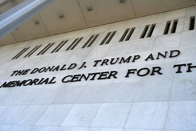 Kennedy Center Lawyers Direct Staff To Remove Trump s Name The Donald J. Trump and John F. Kennedy Memorial Center for the Performing Arts on June 5, 2026 in Washington, DC. A U.S. District Judge ruled that the Kennedy Center s name had been illegally changed and ordered that President Donald Trump s name removed by June 12. Photo by Olivier Douliery ABACAPRESS.COM Washington DC United States  Copyright: xDoulieryxOlivier ABACAx