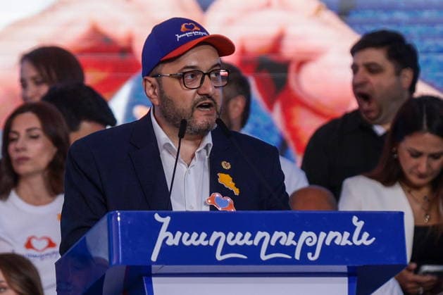 ARMENIA, YEREVAN - JUNE 5, 2026: Arayik Harutyunyan, Chief of Staff to the Prime Minister of Armenia, addresses a rally held by supporters of the Civil Contract Party on Republic Square Yerevan Armenia  - ZUMAt113 20260605_zaa_t113_907 Copyright: xAlexanderxPatrinx
