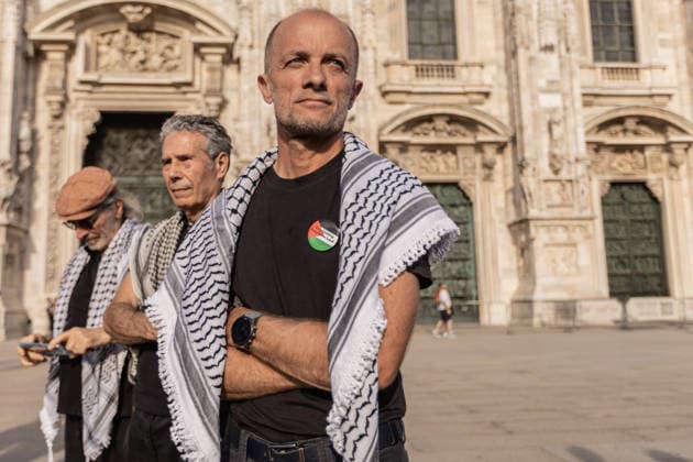 Demonstration in memory of Palestinian children victims in Milan MILAN, ITALY - JUNE 5: People gather in Piazza Duomo to participate in the demonstration in memory of Palestinian children victims of Israeli attacks and march through the city carrying a symbolic 25-meter-long shroud bearing the names of the 18,457 young victims in Milan, Italy, on June 5, 2026. Andrea Carrubba Anadolu Milan Italy. Editorial use only. Please get in touch for any other usage.  Copyright: x2026xAnadoluxAndreaxCarrubbax