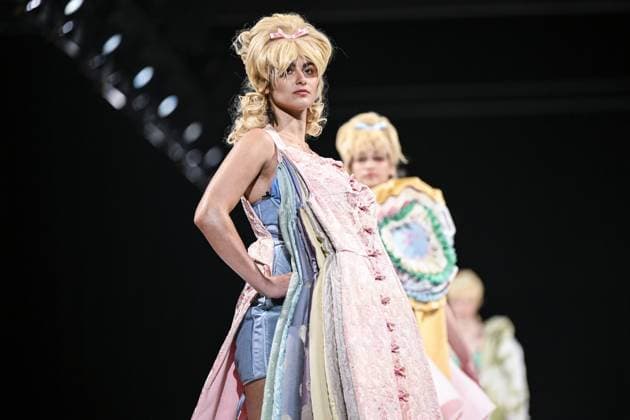Entertainment Bilder des Tages Models present creations on the catwalk, during the Show 2026 end of year fashion show showcasing the creations of students from the bachelor s and master s degree of the fashion department of the Royal Academy of Fine Arts - AP Hogeschool, in Antwerp, Friday 05 June 2026. TOM GOYVAERTS  TomxGoyvaerts 176194614
