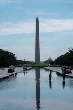 June 5, 2026, Washington, Dc, United States: Contractors continue to work on the Lincoln Memorial Reflecting Pool in Washington, D.C. on June 5, 2026 Washington United States - ZUMAl312 20260605_znp_l312_012 Copyright: xAndrewxLeydenx