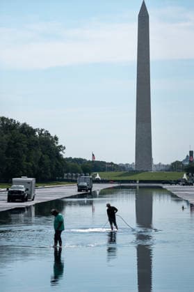 June 5, 2026, Washington, District of Columbia, USA: Contractors begin to fill the Lincoln Memorial Reflecting Pool with water in Washington. Washington United States - ZUMAl312 20260605_znp_l312_013 Copyright: xAndrewxLeydenx