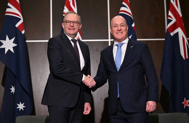 ANTHONY ALBANESE CHRISTOPHER LUXON LEADERSHIP FORUM, Australian Prime Minister Anthony Albanese (left) and New Zealand Prime Minister Christopher Luxon (right) are seen during a roundtable with Australian and New Zealand business leaders convened by the Australia New Zealand Leadership Forum in Noosa, Saturday, June 6, 2026. ( NO ARCHIVING NOOSA QUEENSLAND AUSTRALIA  Copyright: xDARRENxENGLANDx 20260606155694333358