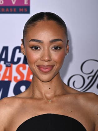 33rd Annual Race to Erase MS Gala Bella Harris arriving to the 33rd Annual Race to Erase MS Gala held at the Fairmont Century Plaza on June 5, 2026 in Los Angeles, CA. Los Angeles Fairmont Century Plaza California USA Copyright: xStarbuck xAFF-USA.COMx