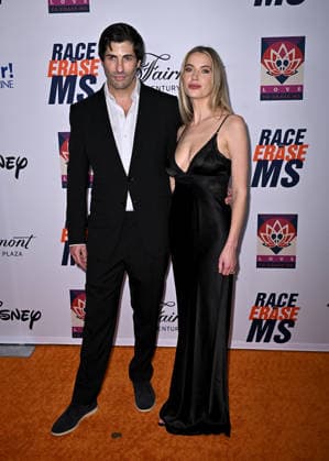33rd Annual Race to Erase MS Gala Brandon Davis and Ashley Benson arriving to the 33rd Annual Race to Erase MS Gala held at the Fairmont Century Plaza on June 5, 2026 in Los Angeles, CA. Los Angeles Fairmont Century Plaza California USA Copyright: xStarbuck xAFF-USA.COMx