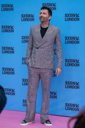 Rivals mid season finale screening with cast & crew in London, UK - 5 Jun 2026 David Tennant seen on the red carpet at Rivals series 2 mid season finale screening at the Barbican London as part of the SXSW festival. Actors and creatives arrived on red carpet and joined the SXSW audience to watch the mid season finale before taking to the stage for a special cast & crew panel. London United Kingdom Copyright: xBonniexBritainx xSOPAxImagesx YXJ04682