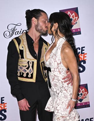 33rd Annual Race to Erase MS Gala Valentin Chmerkovskiy and Jenna Johnson Chmerkovskiy arriving to the 33rd Annual Race to Erase MS Gala held at the Fairmont Century Plaza on June 5, 2026 in Los Angeles, CA. Los Angeles Fairmont Century Plaza California USA Copyright: xStarbuck xAFF-USA.COMx