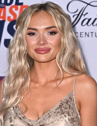 33rd Annual Race to Erase MS Gala Natalie Alyn Lind arriving to the 33rd Annual Race to Erase MS Gala held at the Fairmont Century Plaza on June 5, 2026 in Los Angeles, CA. Los Angeles Fairmont Century Plaza California USA Copyright: xStarbuck xAFF-USA.COMx