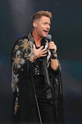 Boyzone performing at Emirates Stadium LONDON, ENGLAND - JUNE 05: Ronan Keating of ˜Boyzone™ performing at Emirates Stadium on June 05, 2026 in London, England CAP MAR MAR Great Britain UK Copyright: xMartinxHarris CapitalxPicturesx
