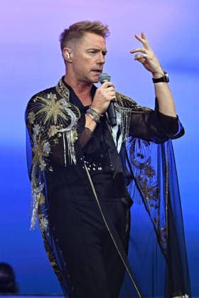 Boyzone performing at Emirates Stadium LONDON, ENGLAND - JUNE 05: Ronan Keating of ˜Boyzone™ performing at Emirates Stadium on June 05, 2026 in London, England CAP MAR MAR Great Britain UK Copyright: xMartinxHarris CapitalxPicturesx