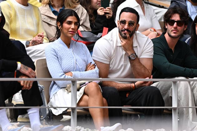 French Open - Adil Rami and Louana Franco in the Stands French former football player Adil Rami (R) and Belgian internet personnality Louana Franco watch Germany s Alexander Zverev playing against Czech Republic s Jakub Mensik during their men s semi final singles match on day 13 of the French Open tennis tournament on Court Philippe-Chatrier at the Roland-Garros Complex in Paris on June 5, 2026. Photo by Corrine Dubreuil ABACAPRESS.COM Paris France  Copyright: xDubreuilxCorinne ABACAx