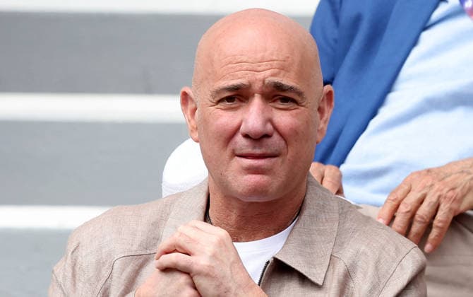 Andre Agassi in the stands during the Day thirteen of the 2026 Roland Garros French Open on June 05, 2026 in Paris, France Jacovides Moreau Bestimage Celebs in the stands during the Day thirteen of the 2026 French Open on June 05, 2026 in Paris, France Paris France  Copyright: xJACOVIDES-MOREAUx xBESTIMAGExJACOVIDES-MOREAUx xBESTIMAGEx