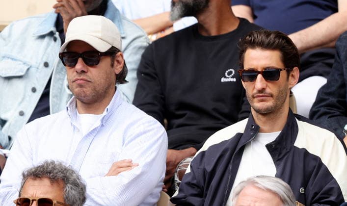 Laurent Lafitte et Pierre Niney dans les tribunes lors des Internationaux de France de Tennis de Roland Garros 2026, à Paris, France, le 5 juin 2026 Jacovides Moreau Bestimage Celebs in the stands during the Day thirteen of the 2026 French Open on June 05, 2026 in Paris, France Paris France  Copyright: xJACOVIDES-MOREAUx xBESTIMAGExJACOVIDES-MOREAUx xBESTIMAGEx