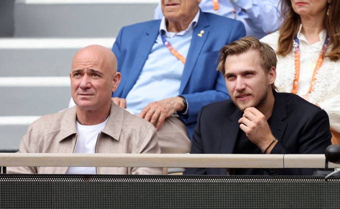 Andre Agassi and his son Jaden in the stands during the Day thirteen of the 2026 French Open on June 05, 2026 in Paris, France Jacovides Moreau Bestimage Celebs in the stands during the Day thirteen of the 2026 French Open on June 05, 2026 in Paris, France Paris France  Copyright: xJACOVIDES-MOREAUx xBESTIMAGExJACOVIDES-MOREAUx xBESTIMAGEx