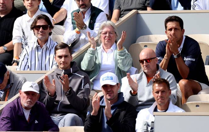 Irina Zvereva mother of Alexander Zverev and Alexander Zverev Sr Adidas Cap father of Alexander Zverev in the stands during the Day thirteen of the 2026 French Open on June 05, 2026 in Paris, France Jacovides Moreau Bestimage Celebs in the stands during the Day thirteen of the 2026 French Open on June 05, 2026 in Paris, France Paris France  Copyright: xJACOVIDES-MOREAUx xBESTIMAGExJACOVIDES-MOREAUx xBESTIMAGEx