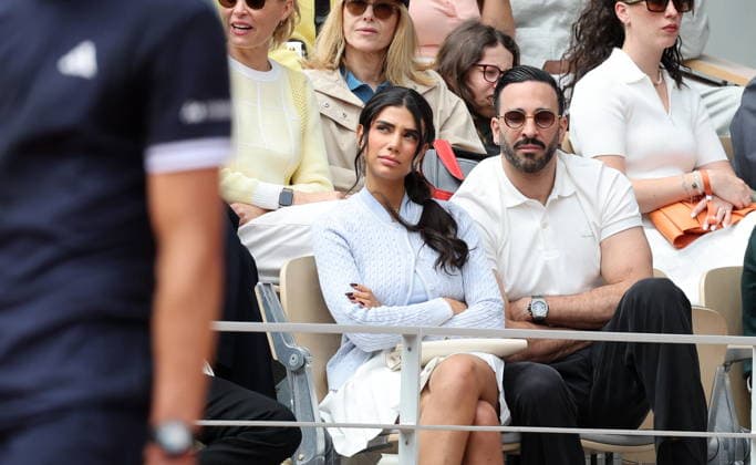 Adil Rami et sa compagne Louana Franco dans les tribunes lors des Internationaux de France de Tennis de Roland Garros 2026, à Paris, France, le 5 juin 2026 Jacovides Moreau Bestimage Celebs in the stands during the Day thirteen of the 2026 French Open on June 05, 2026 in Paris, France Paris France  Copyright: xJACOVIDES-MOREAUx xBESTIMAGExJACOVIDES-MOREAUx xBESTIMAGEx