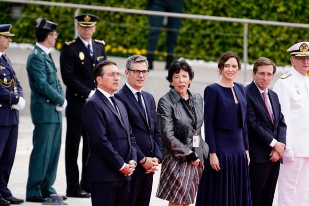 Pope Leo XIV arrives at Adolfo Suárez Madrid Barajas Airport I D The Minister of Foreign Affairs, European Union and Cooperation, José Manuel Albares, the Minister of the Presidency, Justice and Relations with the Courts, Félix Bolanos, the Spanish Ambassador to the Holy See, Isabel Celaá, the President of the Community of Madrid, Isabel Díaz Ayuso and the Mayor of Madrid, José Luis Martínez Almeida, receive Pope Leo XIV at Adolfo Suárez Madrid Barajas Airport, June 6, 2026, in Madrid Spain Pope Leo XIV begins an official visit to Spain that includes several institutional and religious events During his stay, the pontiff meets with the main authorities of the State and celebrates liturgical ceremonies open to the faithful The visit strengt  Copyright: xA.xPÃ rezxMecax 7575724