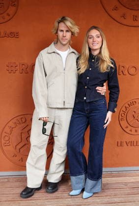 Dorian Lux Ofenbach et sa femme Diane au photocall du village night session lors des Internationaux de France de Tennis de Roland Garros 2026, à Paris, France, le 5 juin 2026 Jacovides Moreau Bestimage Celebs attending the village photocall during the 2026 French Open at Roland Garros in Paris, France, on June 5, 2026 Paris France  Copyright: xJACOVIDES-MOREAUx xBESTIMAGExJACOVIDES-MOREAUx xBESTIMAGEx